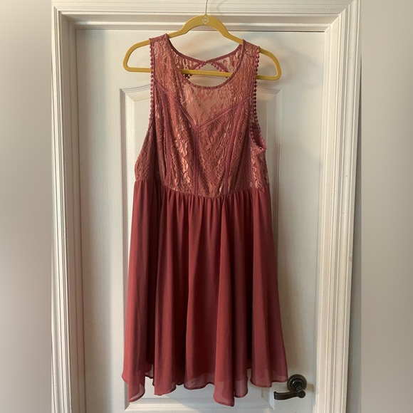 Blush Colored Torrid Size 2 Lace Bust Chiffon Dress - Picture 2 of 9